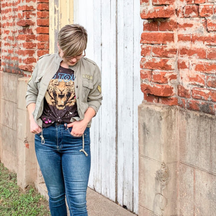 us tour tiger tee with jeans and rails jacket